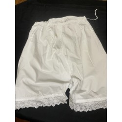Ancienne culotte brodée