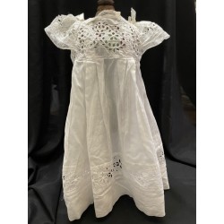 Robe brodée