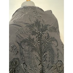 Embroidered Provencal chale