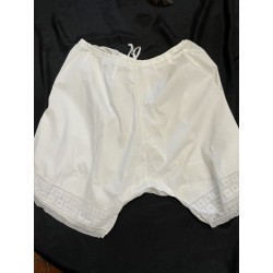 Ancienne culotte brodée