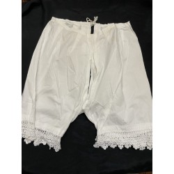 Ancienne culotte brodée