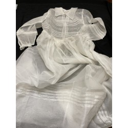 Robe en voile brodé